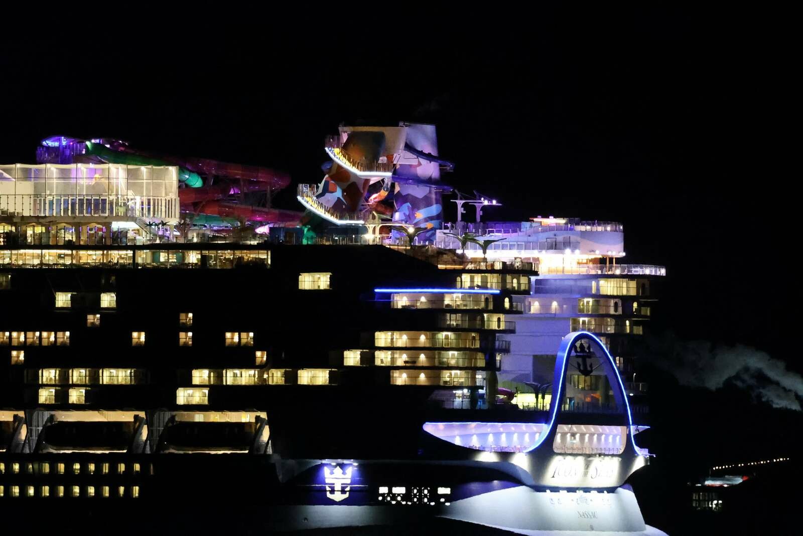 Se video og de flotte billeder: Krydstogtskib sejler op igennem Danmark ...